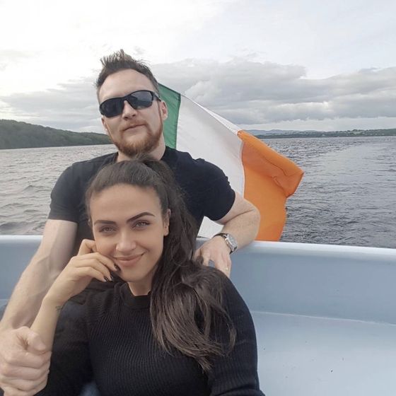 Helô e Eric num barco em Killarney